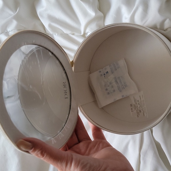 CD Dior Toiletry Pouch Vanity Travel Case Keepsake Box - Picture 4 of 7